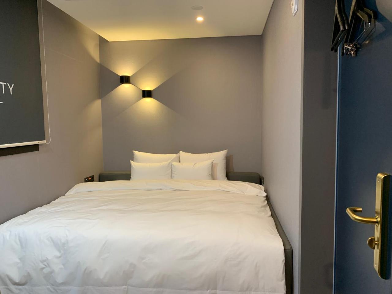 Hotel Society Haeundae Busan Bagian luar foto